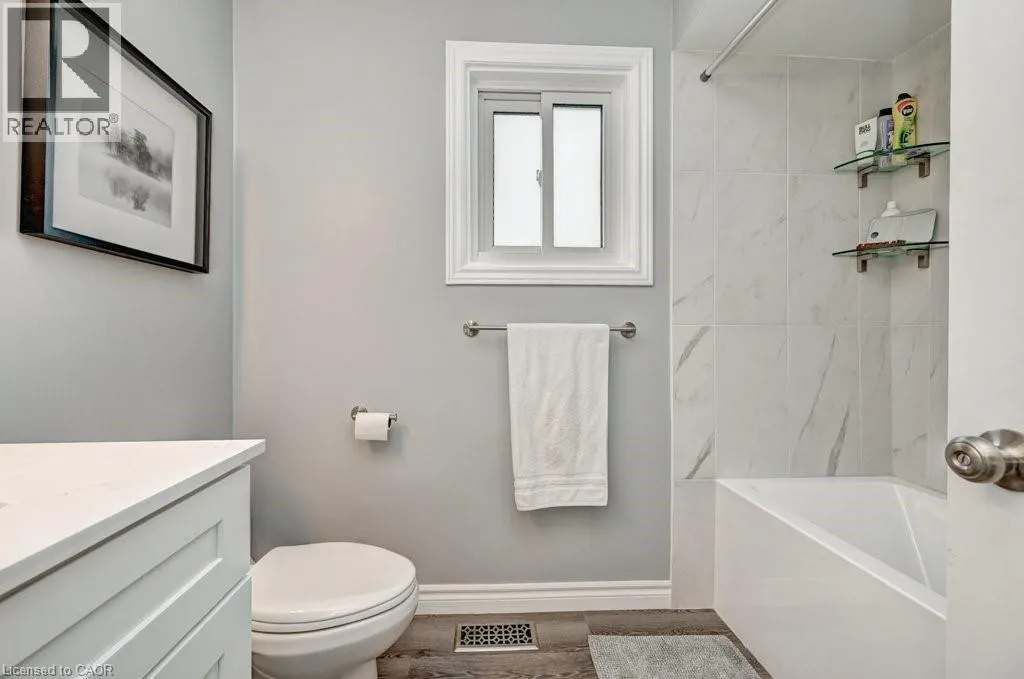 347 BUSHVIEW Crescent