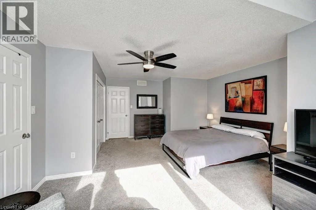 347 BUSHVIEW Crescent