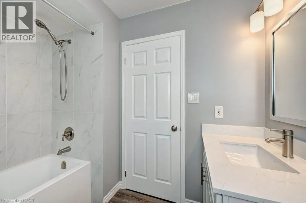 347 BUSHVIEW Crescent