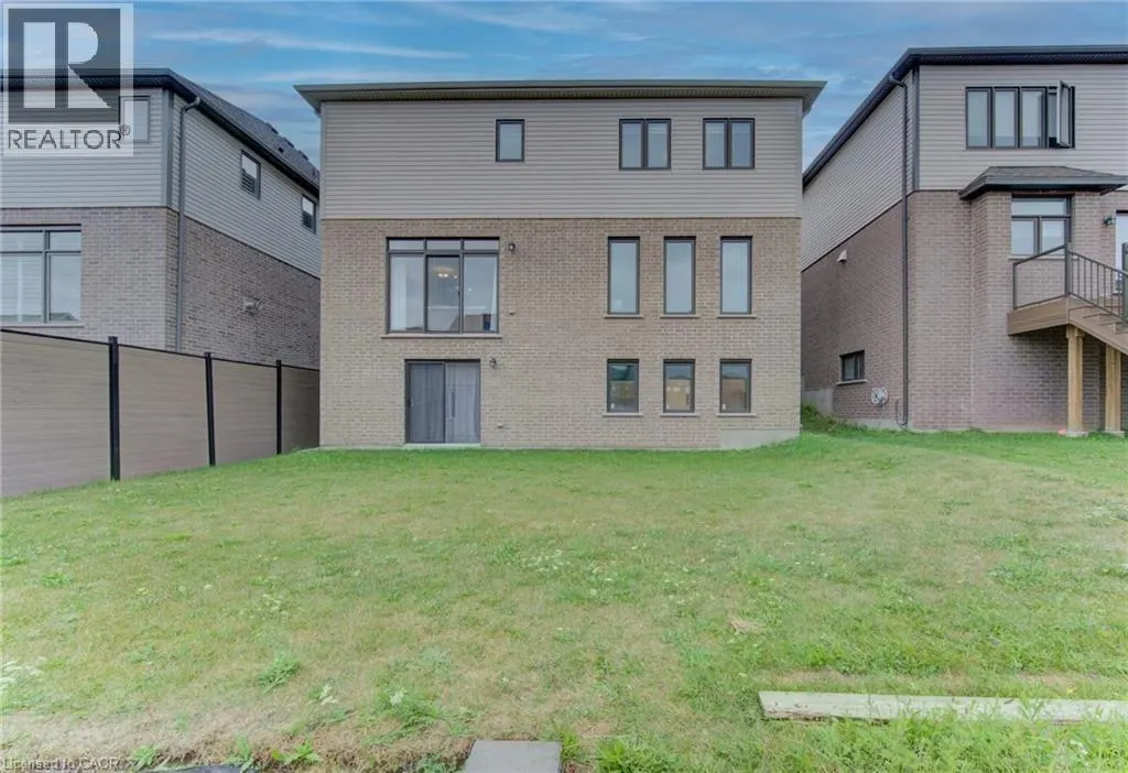 546 BRIDGEMILL Crescent