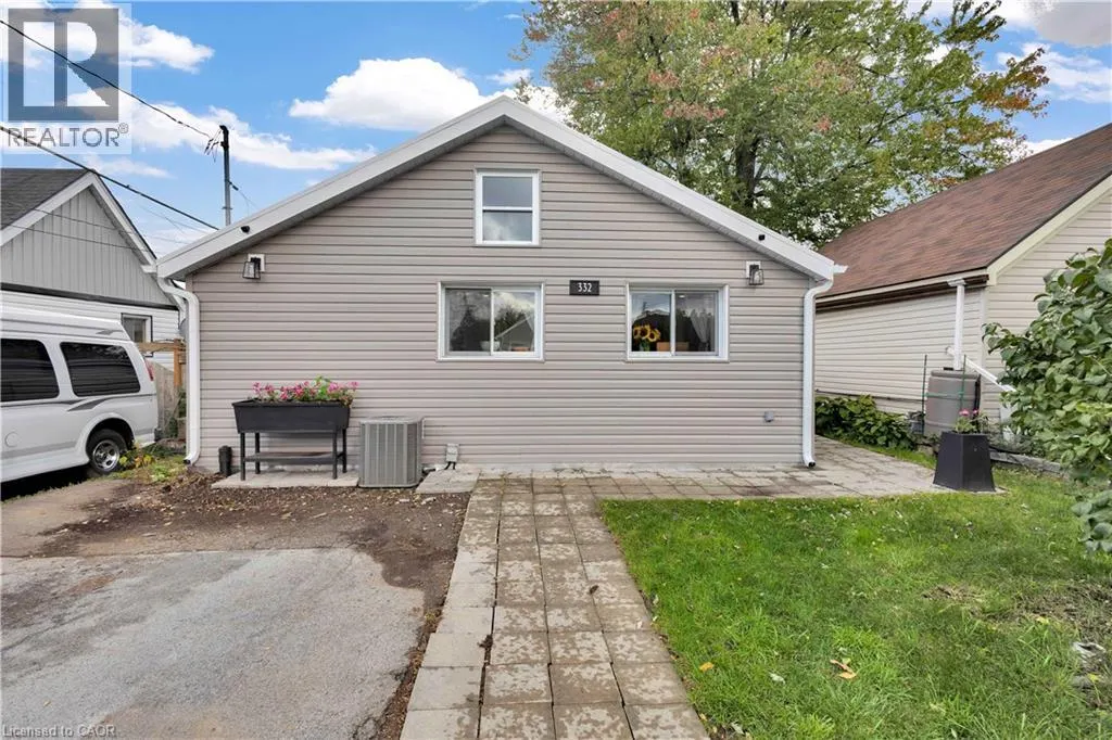 332 VANSITMART Avenue