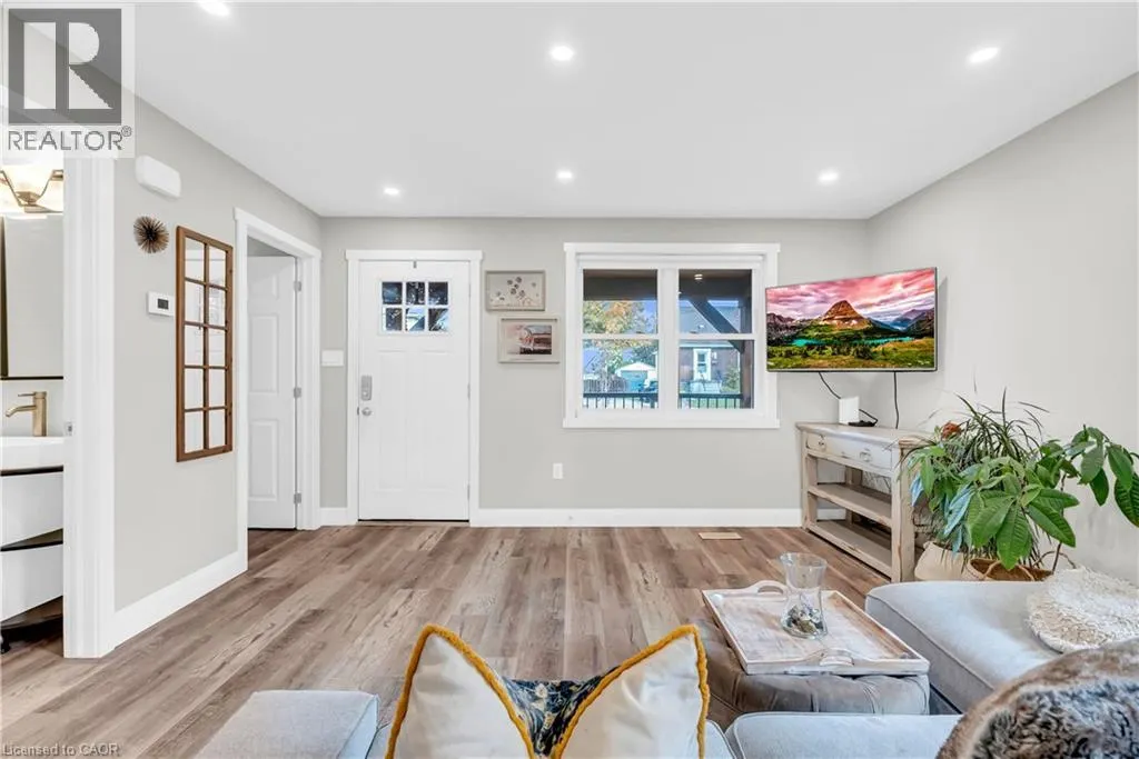 324 EAST 43RD Street