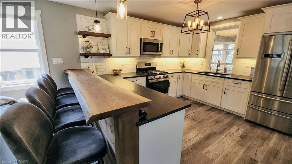 324 EAST 43RD Street