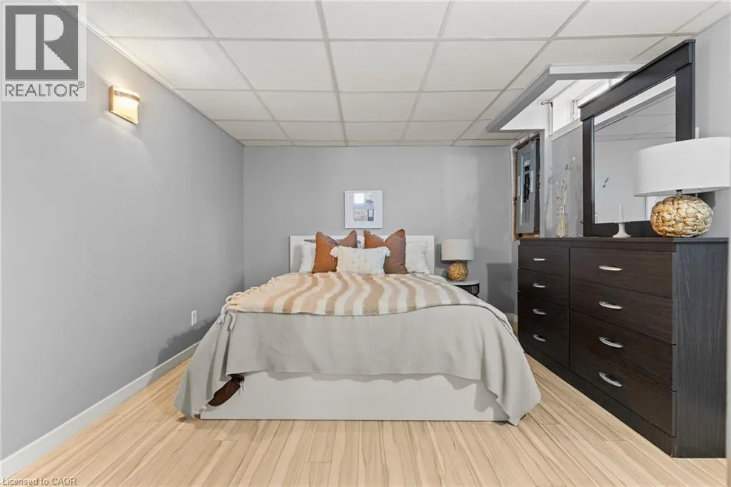 15 OAK Avenue Unit# a, #a