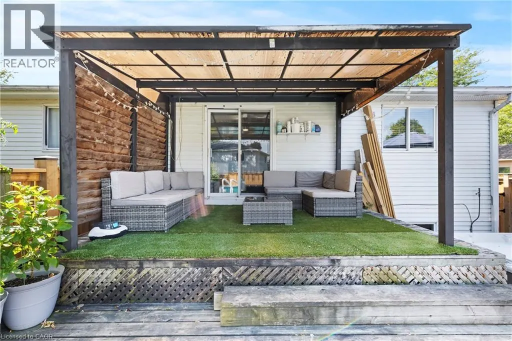 15 OAK Avenue Unit# a, #a