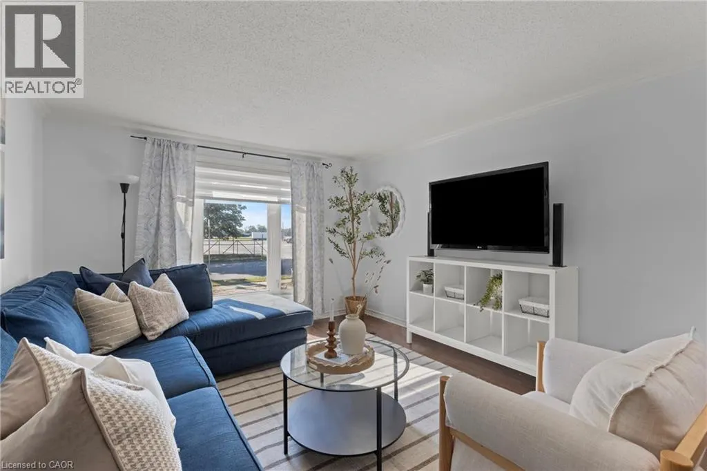 15 OAK Avenue Unit# a, #a