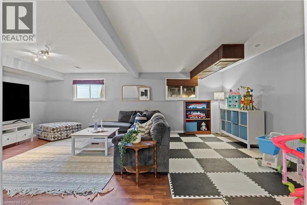 15 OAK Avenue Unit# a, #a