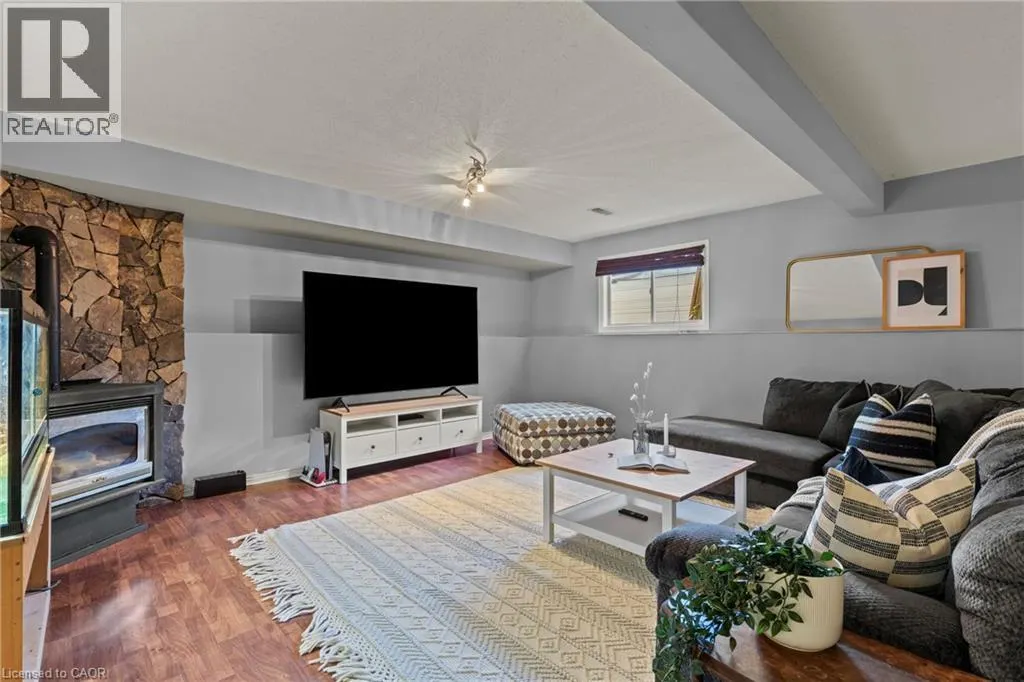 15 OAK Avenue Unit# a, #a