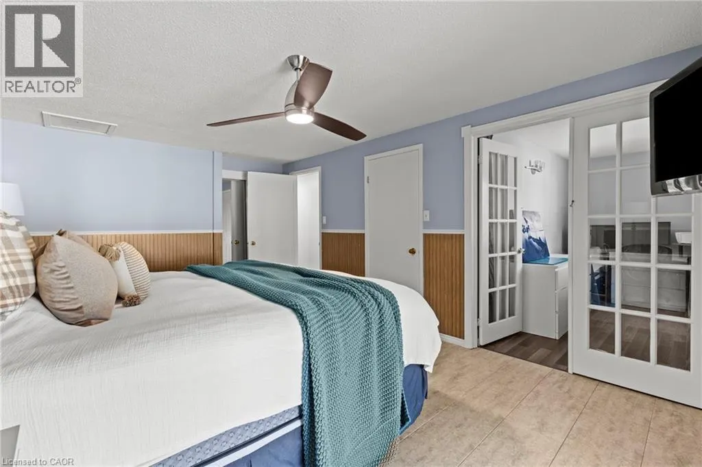 15 OAK Avenue Unit# a, #a