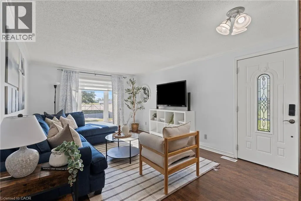 15 OAK Avenue Unit# a, #a