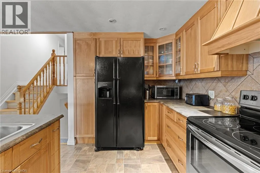 15 OAK Avenue Unit# a, #a