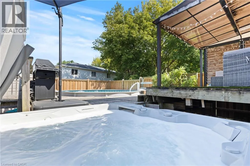 15 OAK Avenue Unit# a, #a