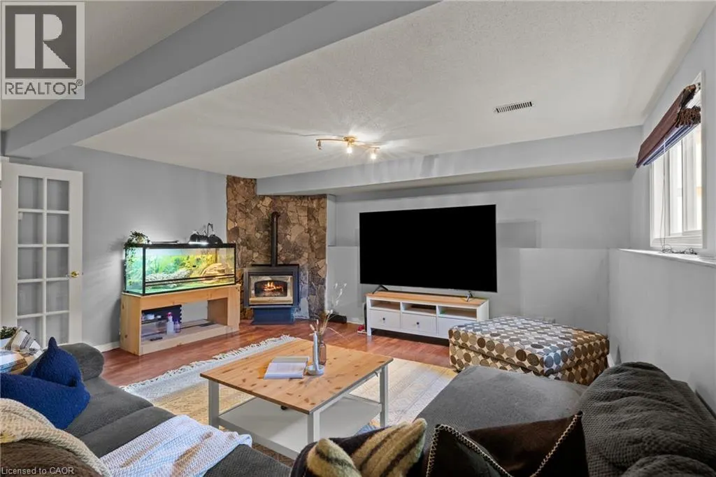 15 OAK Avenue Unit# a, #a