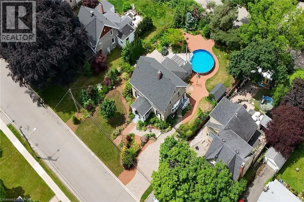 14 ROBINSON Street S