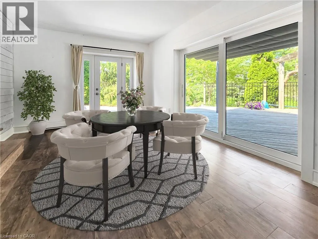 14 ROBINSON Street S