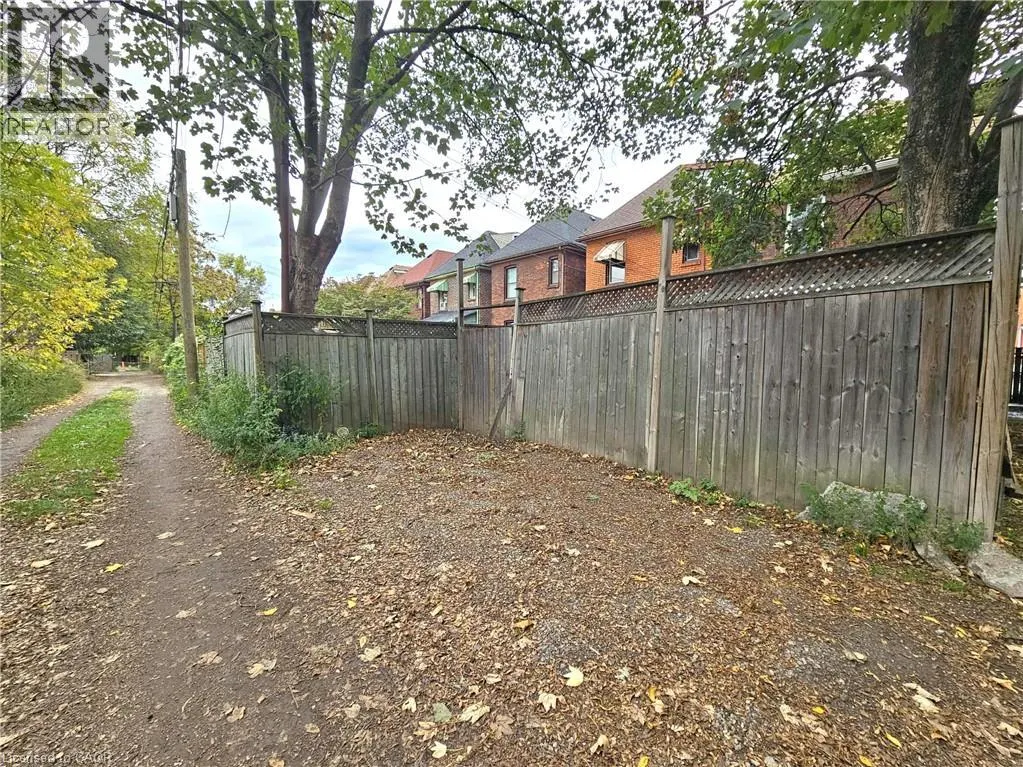 35 FAIRLEIGH Avenue N