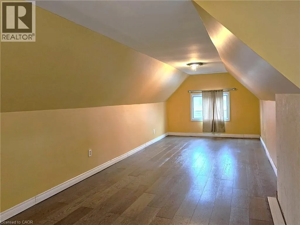 35 FAIRLEIGH Avenue N