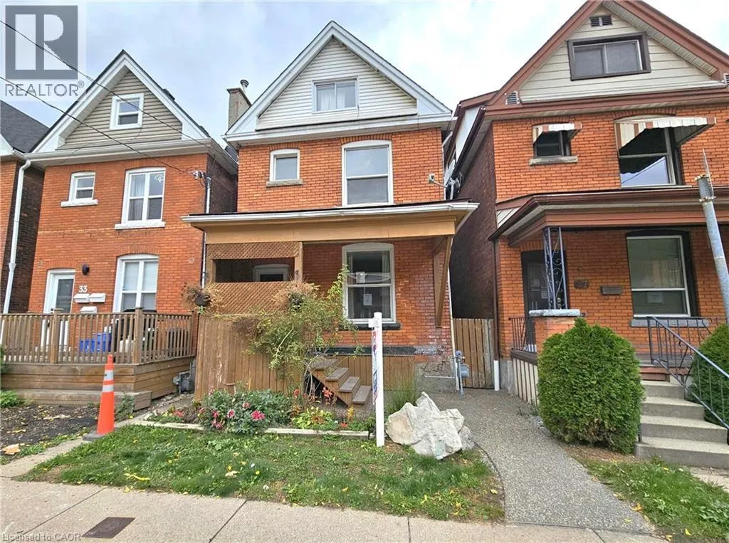 35 FAIRLEIGH Avenue N