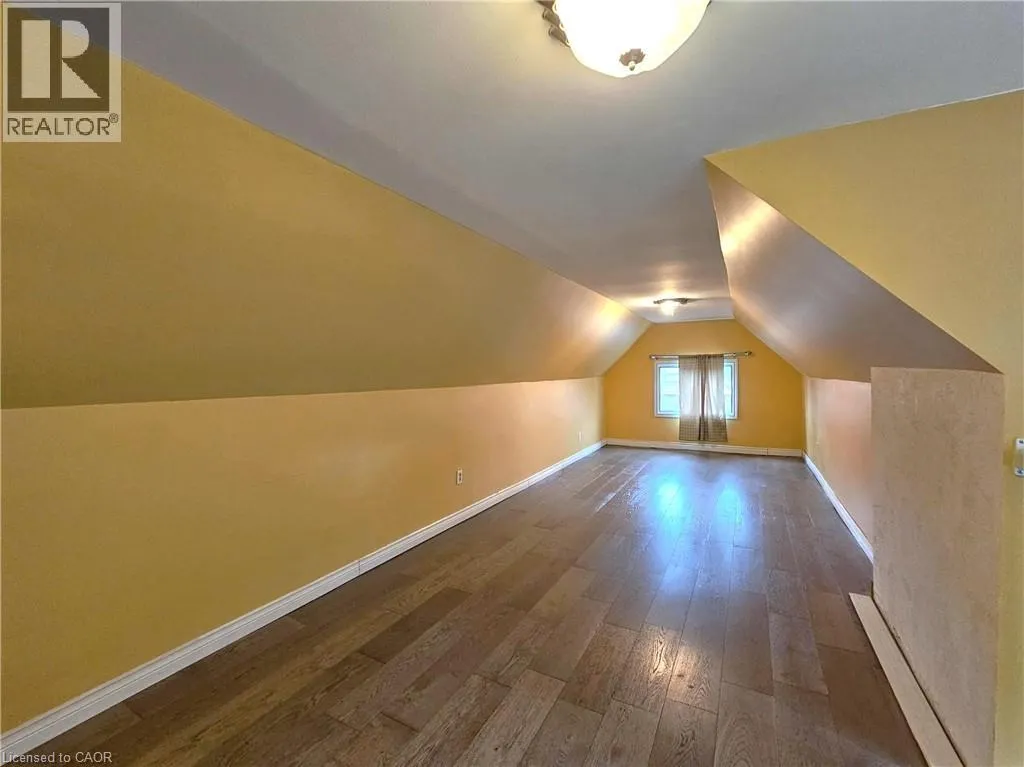 35 FAIRLEIGH Avenue N