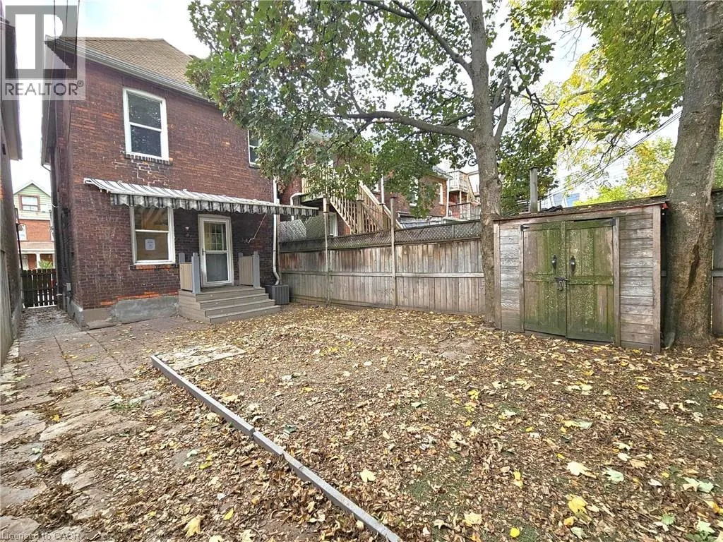 35 FAIRLEIGH Avenue N