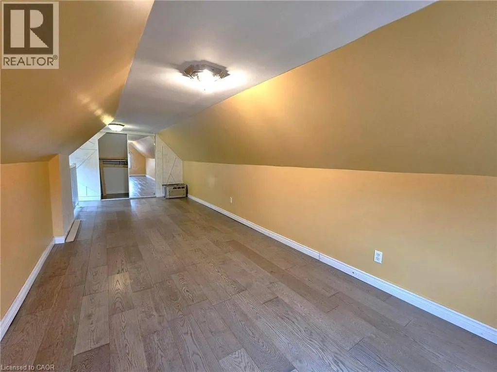 35 FAIRLEIGH Avenue N