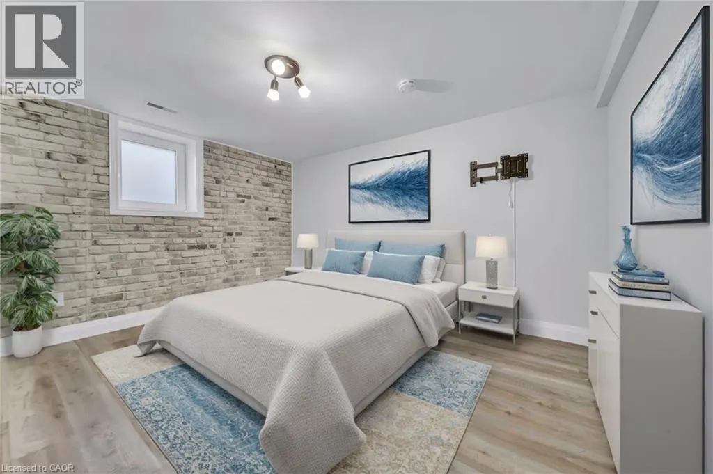 88 GLEN LAKE Crescent