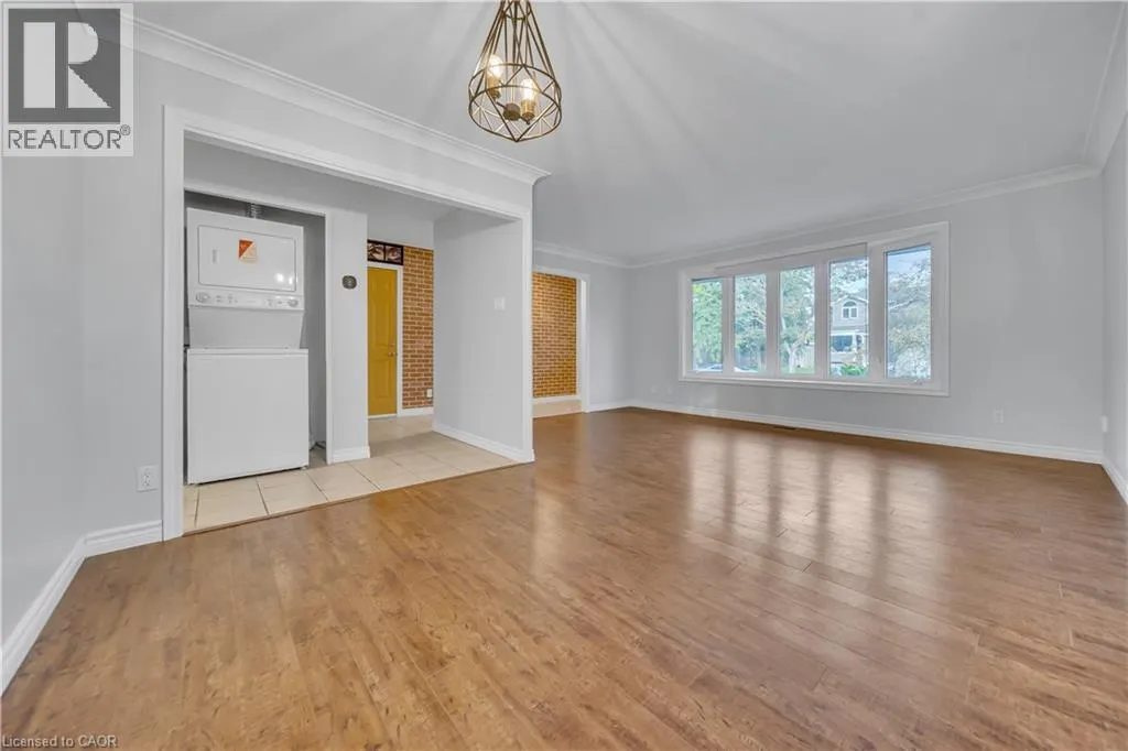 88 GLEN LAKE Crescent