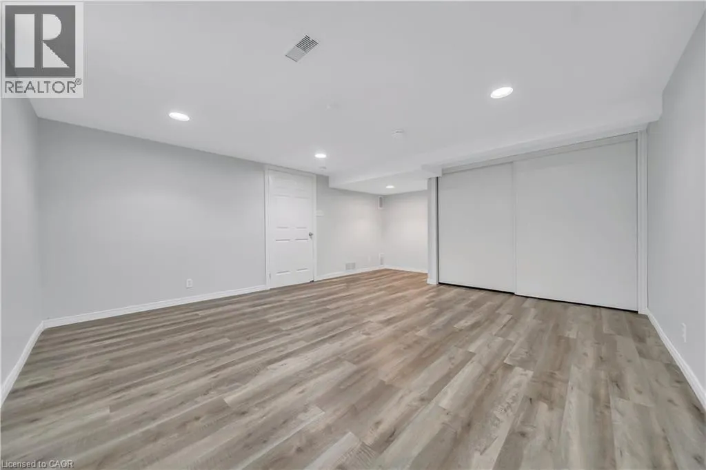 88 GLEN LAKE Crescent