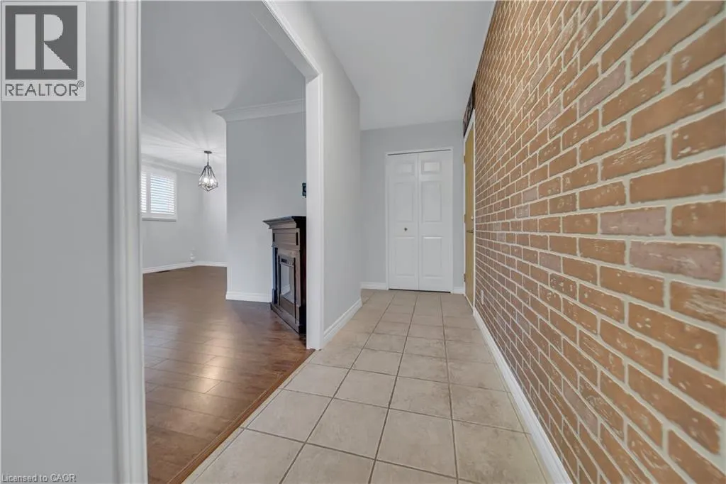 88 GLEN LAKE Crescent