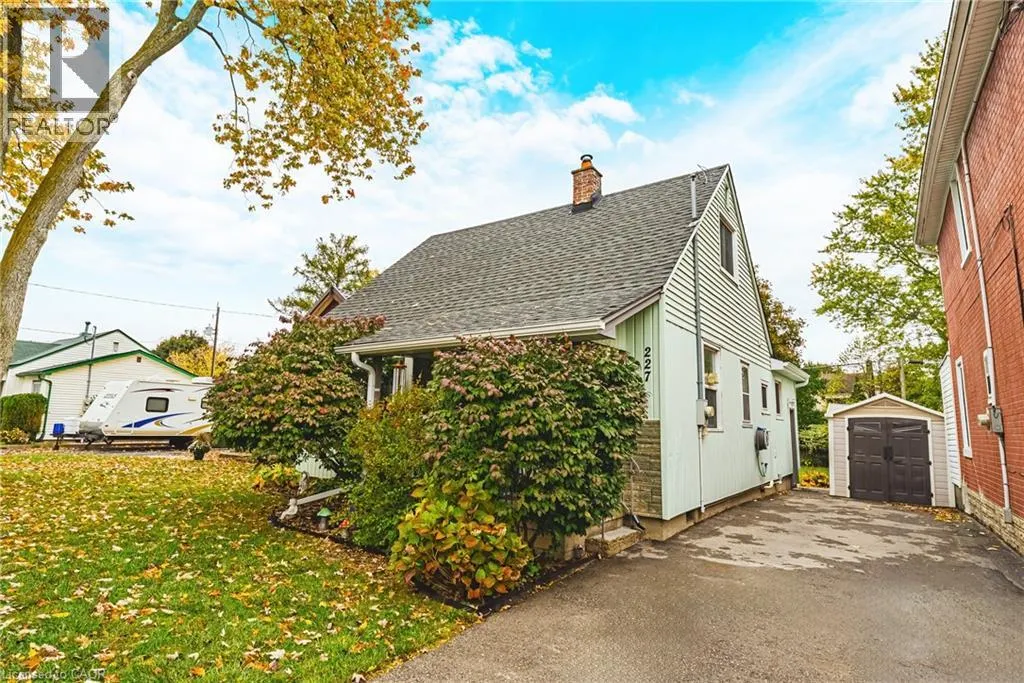 227 SCHLUETER Street