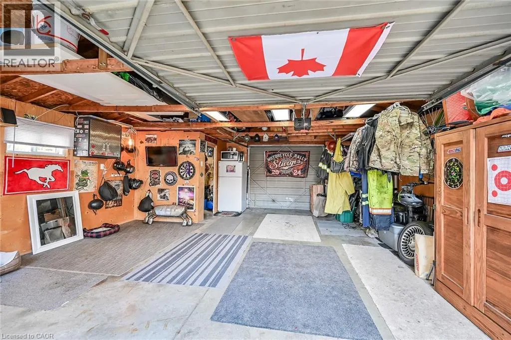 211 BIRCHCLIFFE Crescent