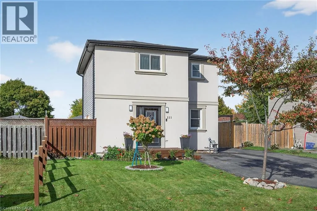 211 BIRCHCLIFFE Crescent