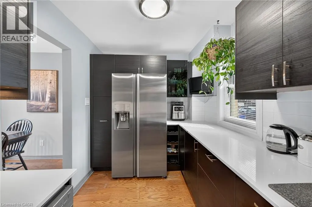 211 BIRCHCLIFFE Crescent