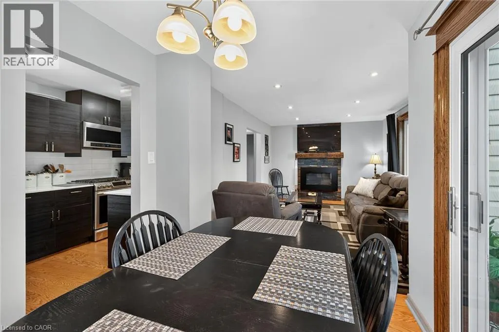 211 BIRCHCLIFFE Crescent