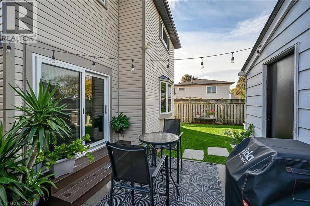 211 BIRCHCLIFFE Crescent