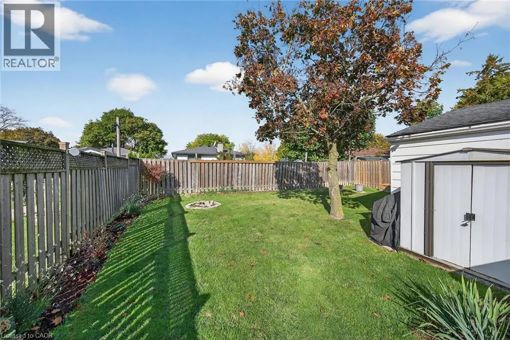211 BIRCHCLIFFE Crescent