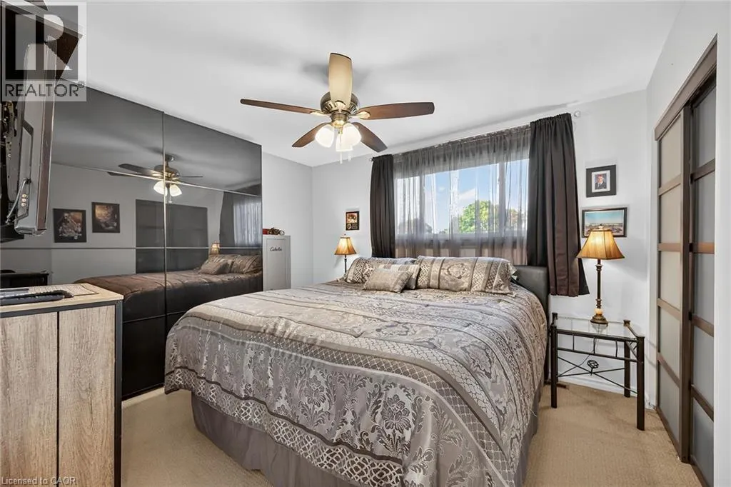 211 BIRCHCLIFFE Crescent