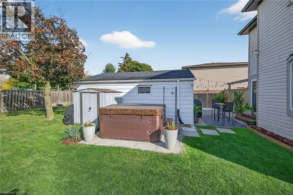 211 BIRCHCLIFFE Crescent