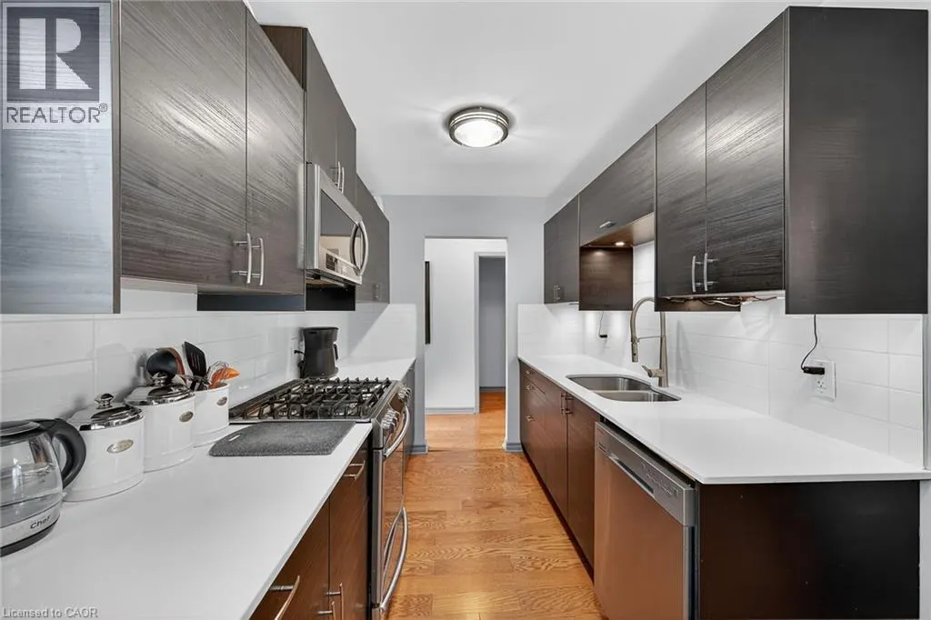 211 BIRCHCLIFFE Crescent