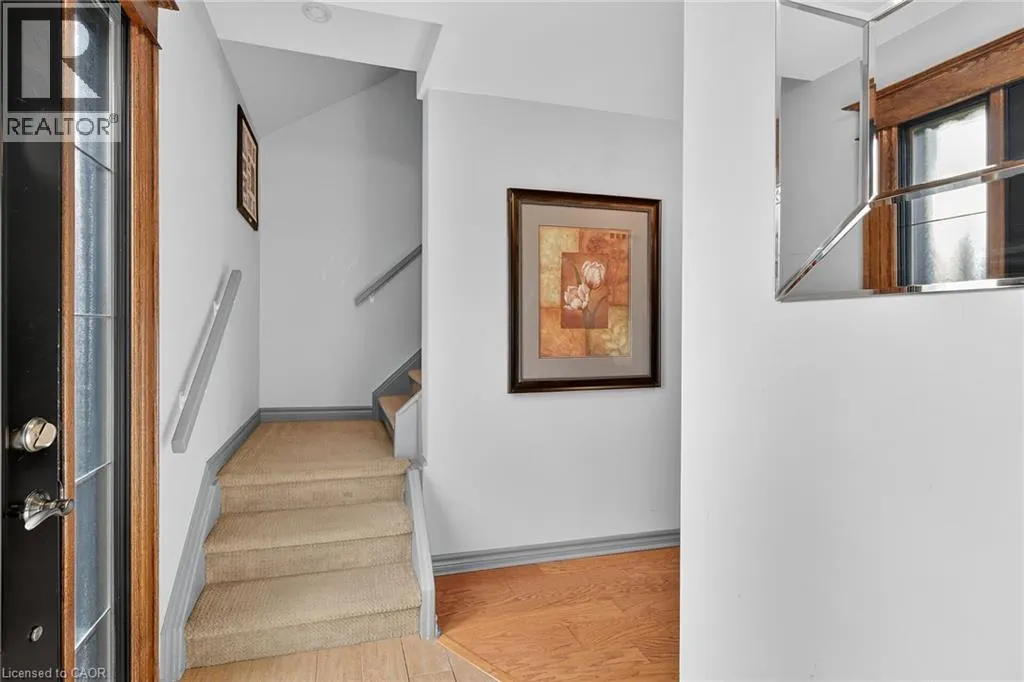 211 BIRCHCLIFFE Crescent