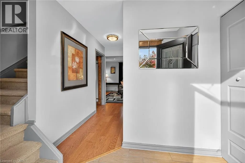 211 BIRCHCLIFFE Crescent