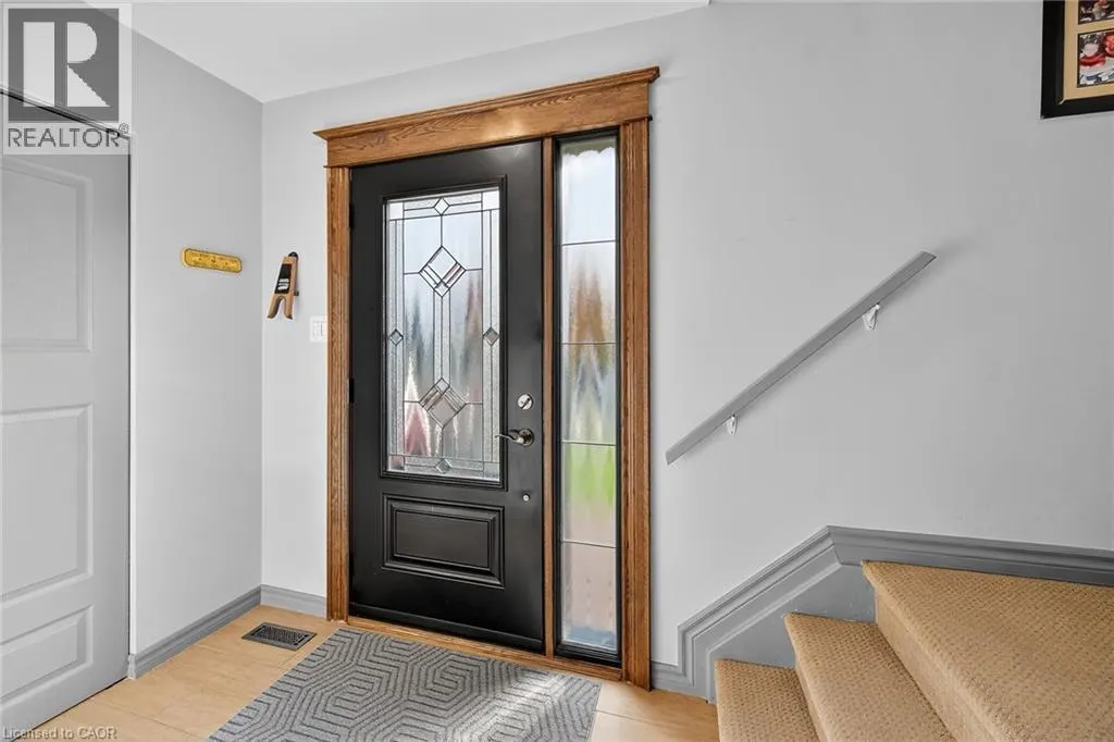 211 BIRCHCLIFFE Crescent
