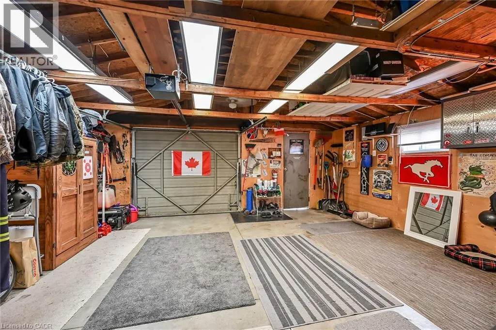 211 BIRCHCLIFFE Crescent