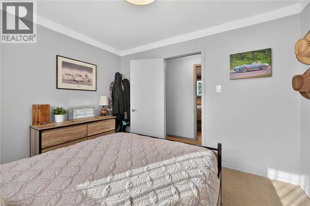 211 BIRCHCLIFFE Crescent