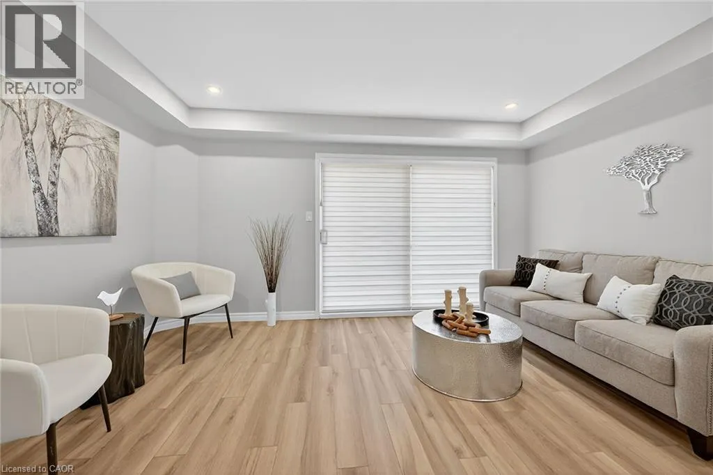 2015 CLEAVER Avenue Unit# 28, #28