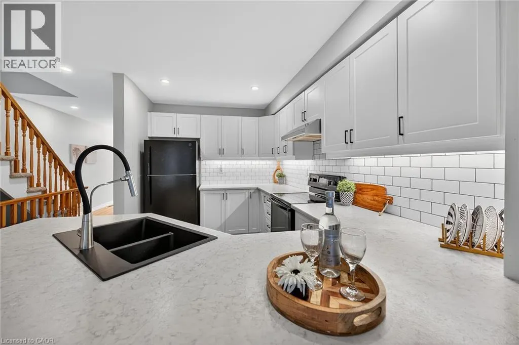 2015 CLEAVER Avenue Unit# 28, #28