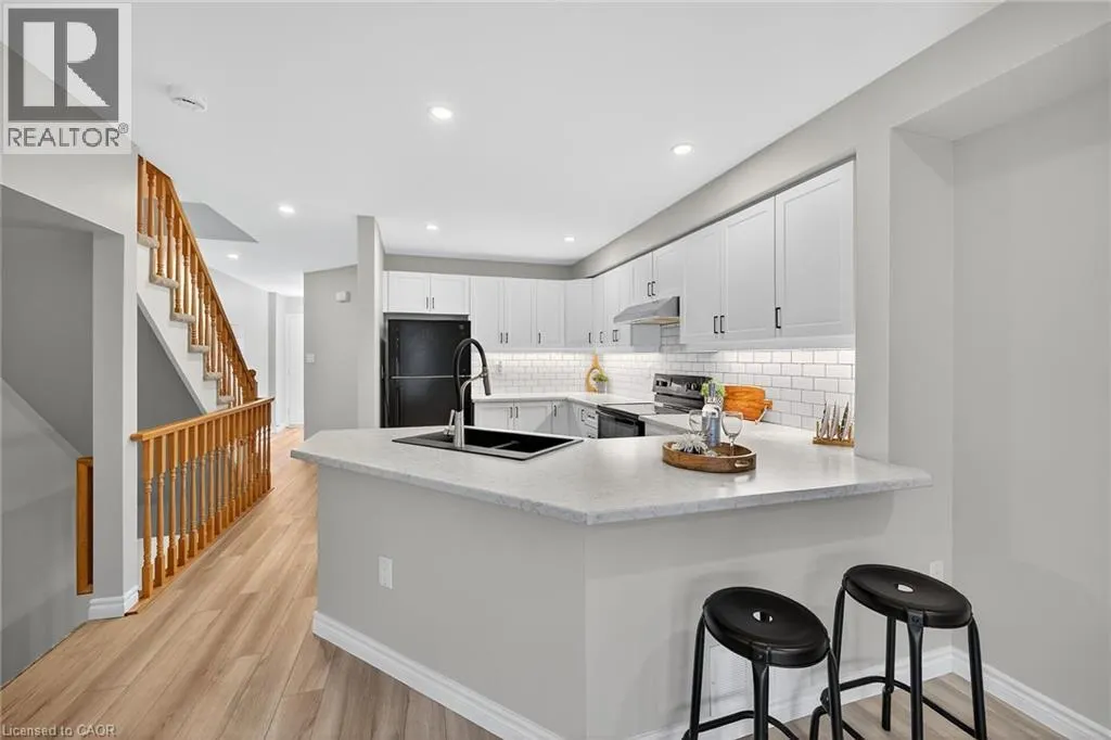 2015 CLEAVER Avenue Unit# 28, #28