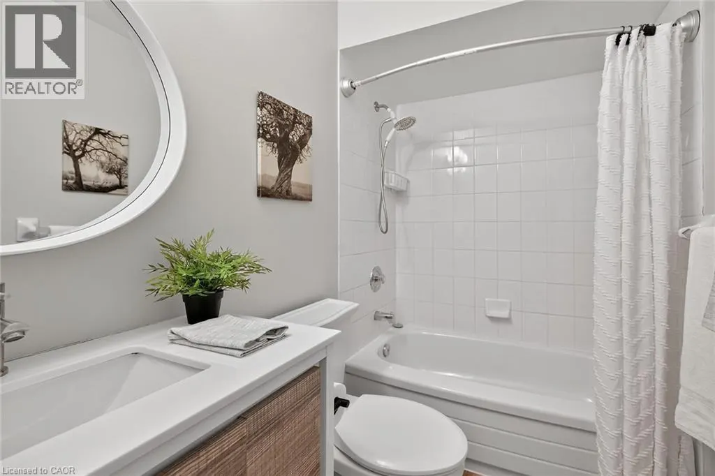 2015 CLEAVER Avenue Unit# 28, #28