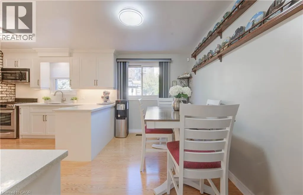 476 WELLINGTON Street N