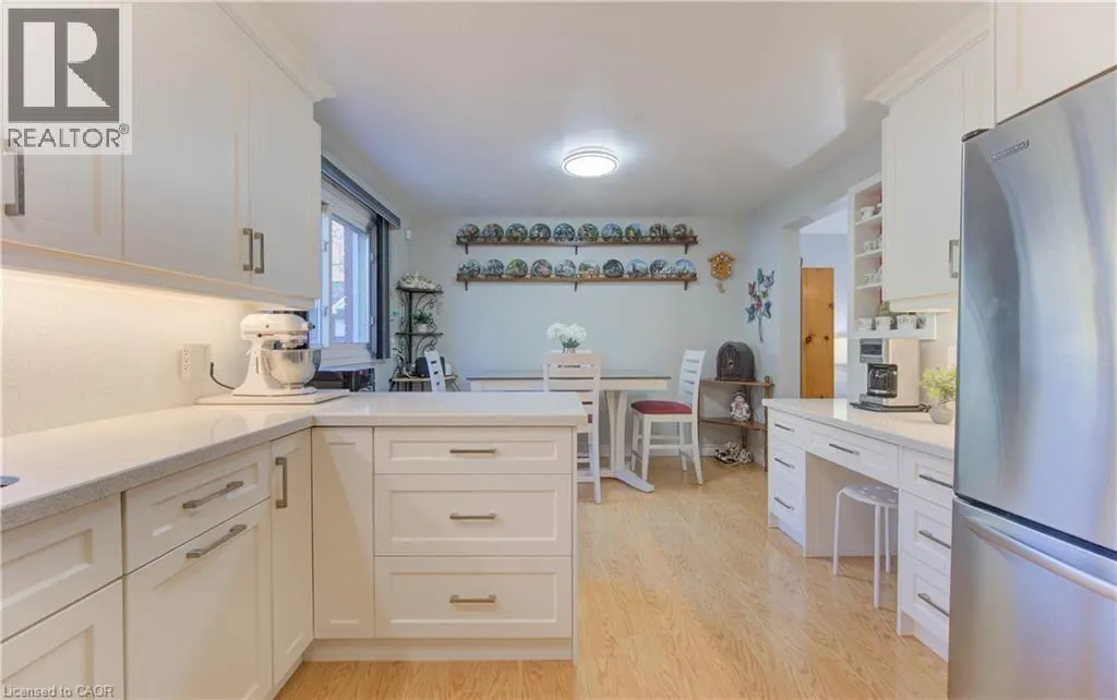 476 WELLINGTON Street N